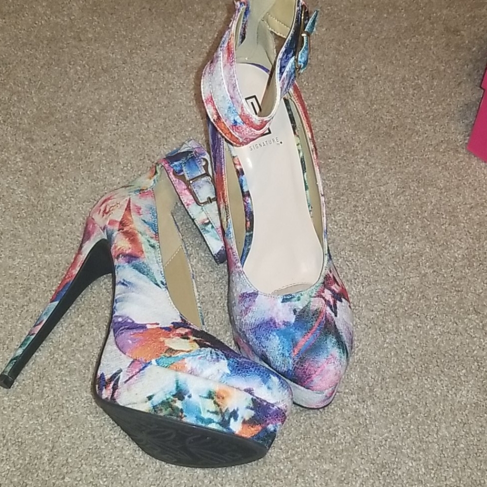 Platform pumps - Picture 3 of 3